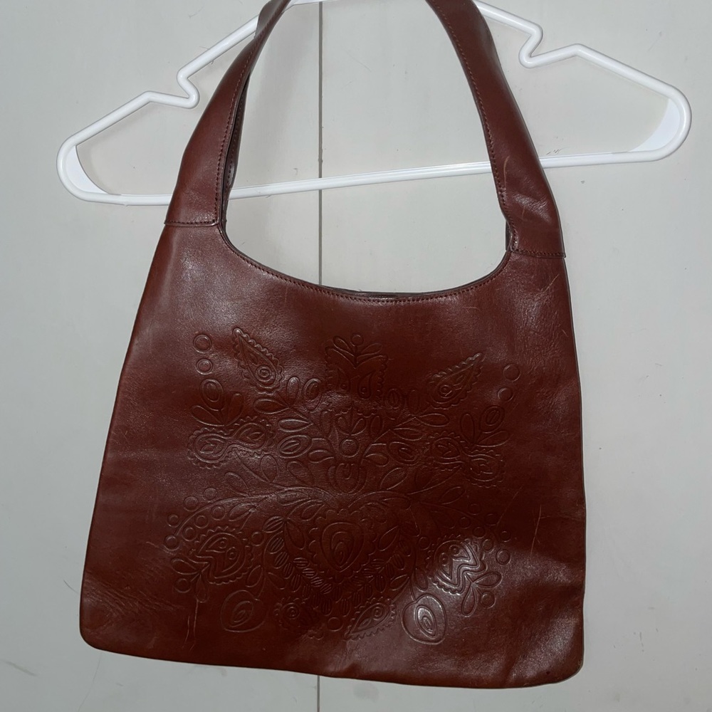 GUC Gap Leather Purse.